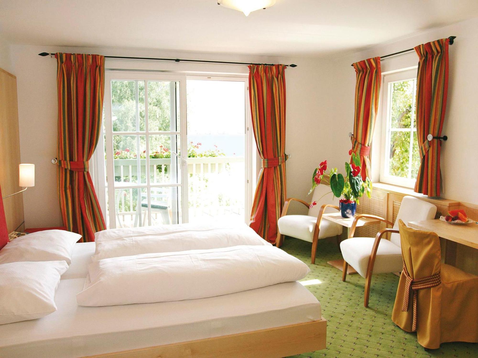 Seehotel Hoffmann Steindorf am Ossiacher See Bagian luar foto